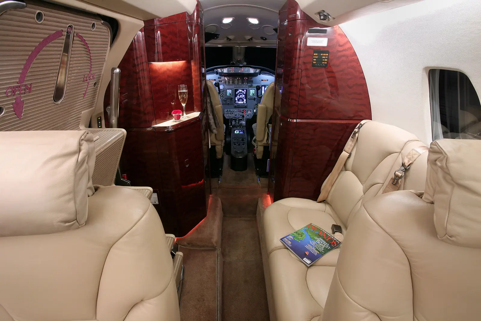 Cessna Citation Excel N386SH operated by Silverhawk Aviation, Inc. photo 3