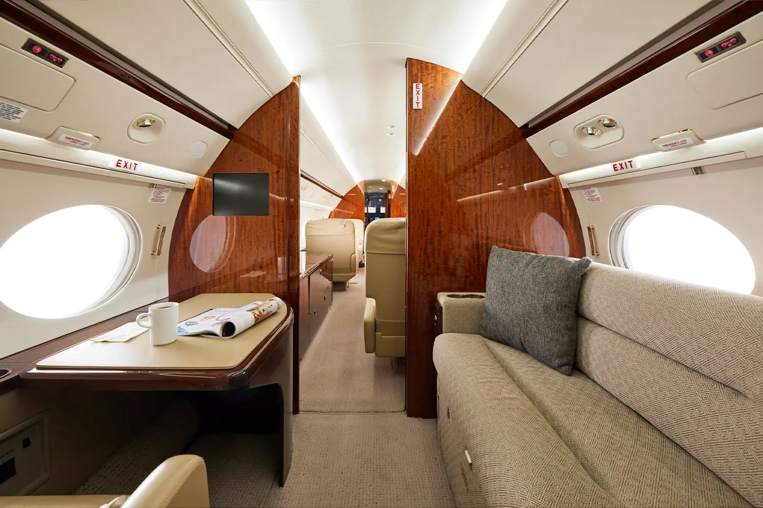 Gulfstream V N388FT operated by Executive Fliteways, Inc. photo 3