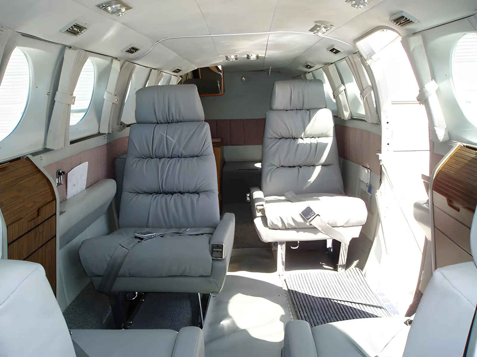 Cessna 421C N3908C operated by McCreery Aviation, Inc. photo 2