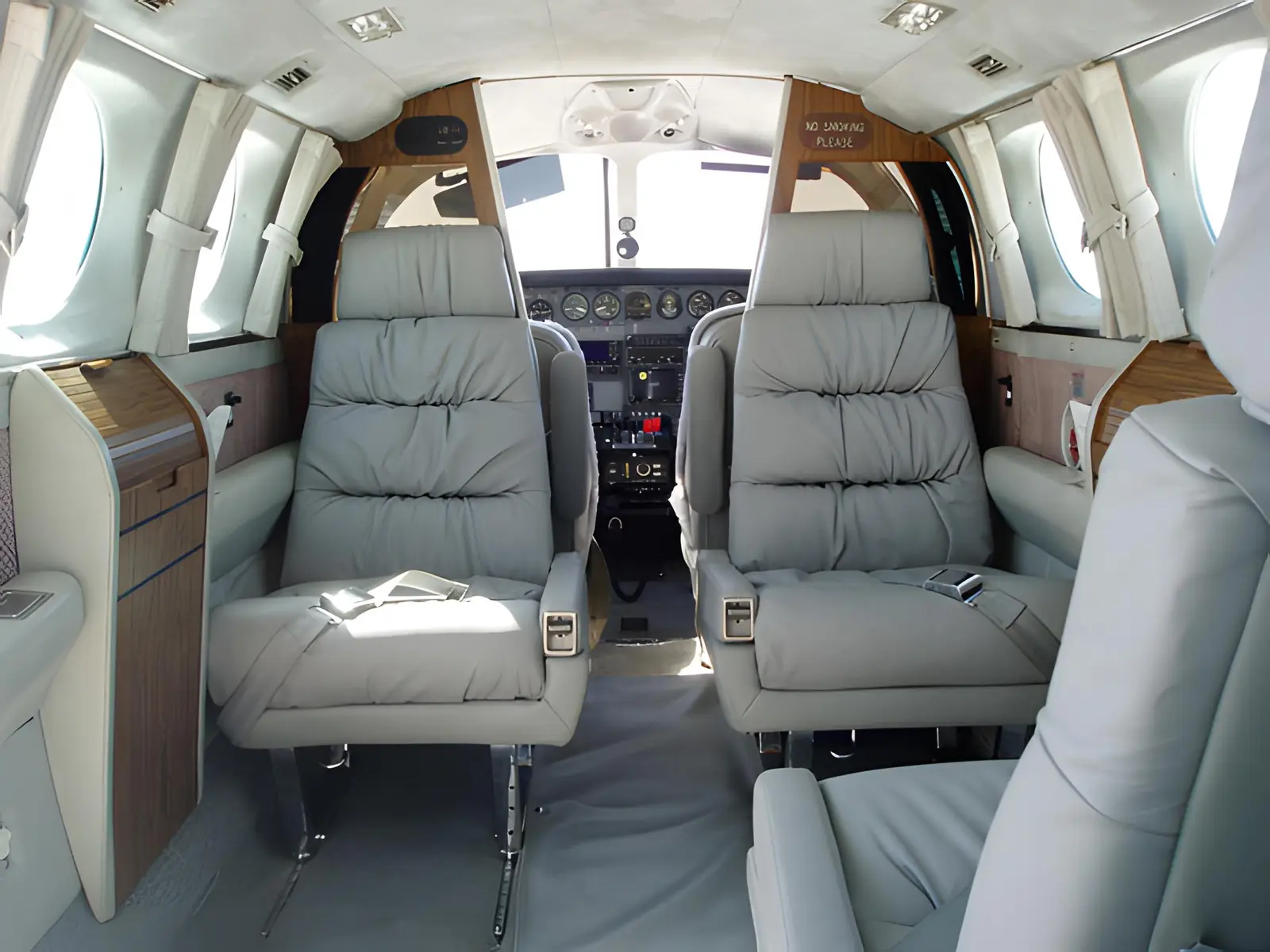 Cessna 421C N3908C operated by McCreery Aviation, Inc. photo 3