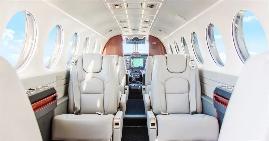 Beechcraft King Air 350 N395AA operated by Advanced Air LLC photo 3