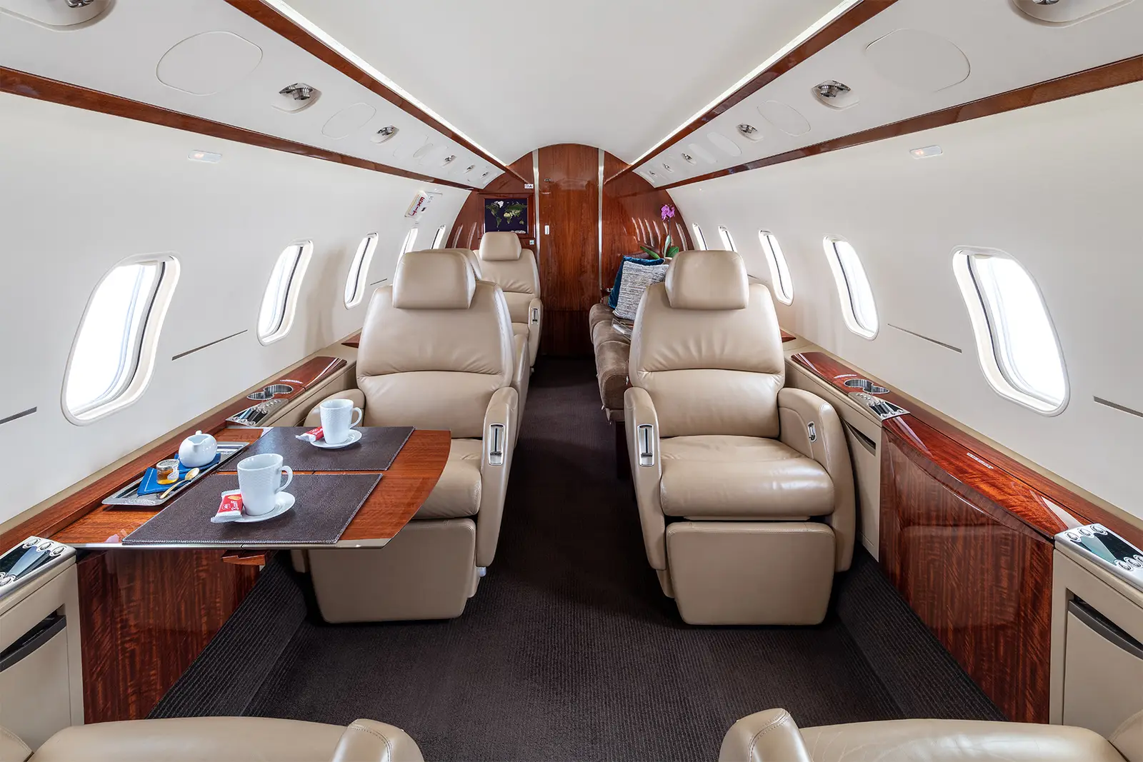 Bombardier Challenger 300 N396BC operated by Clay Lacy Aviation, Inc. photo 2