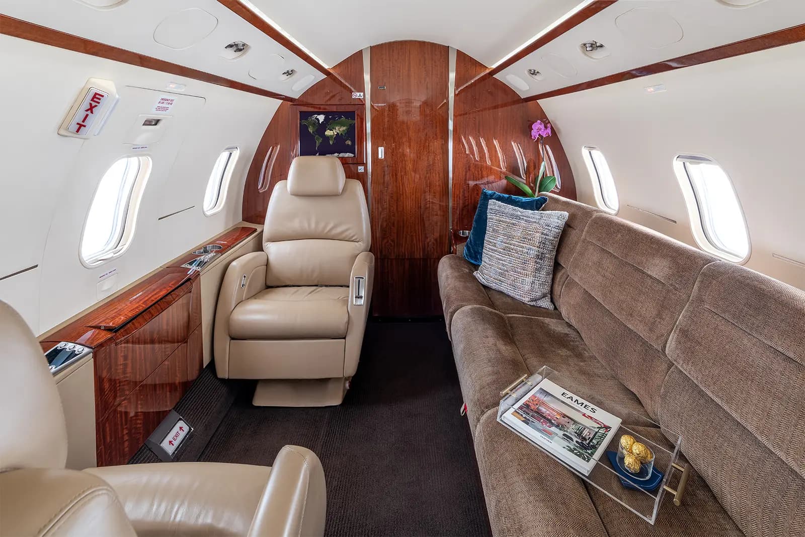Bombardier Challenger 300 N396BC operated by Clay Lacy Aviation, Inc. photo 6