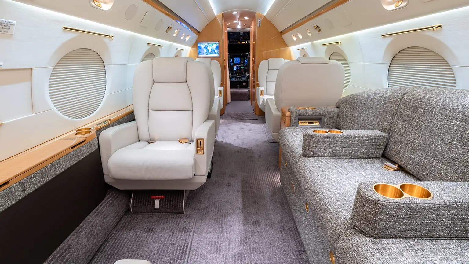 Gulfstream IV-SP N400FJ operated by Prime Jet, LLC photo 6