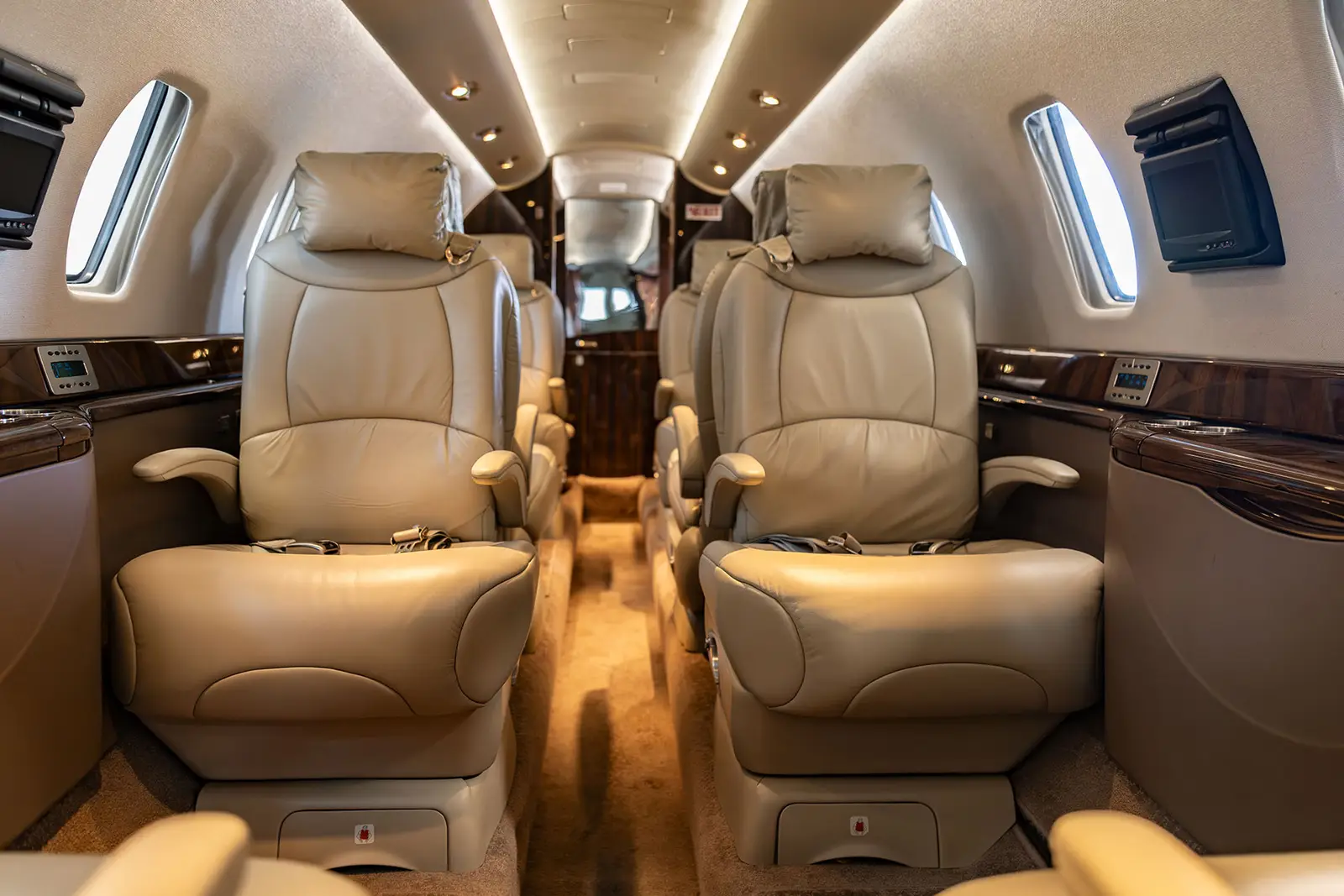 Cessna Citation Sovereign N401MW operated by Wing Aviation Charter Services LLC photo 3