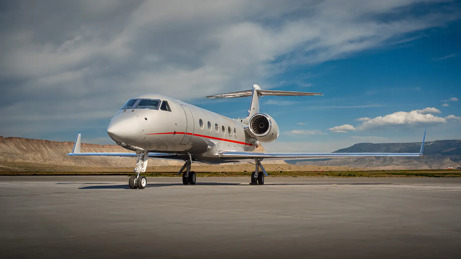 Gulfstream G450 N402JE operated by Jet Edge International, KPOC photo 4