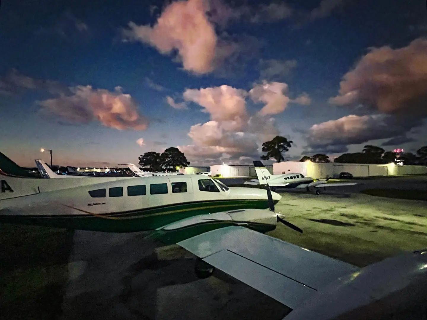 Cessna 402B N402PA operated by Air Flight, Inc. photo 3