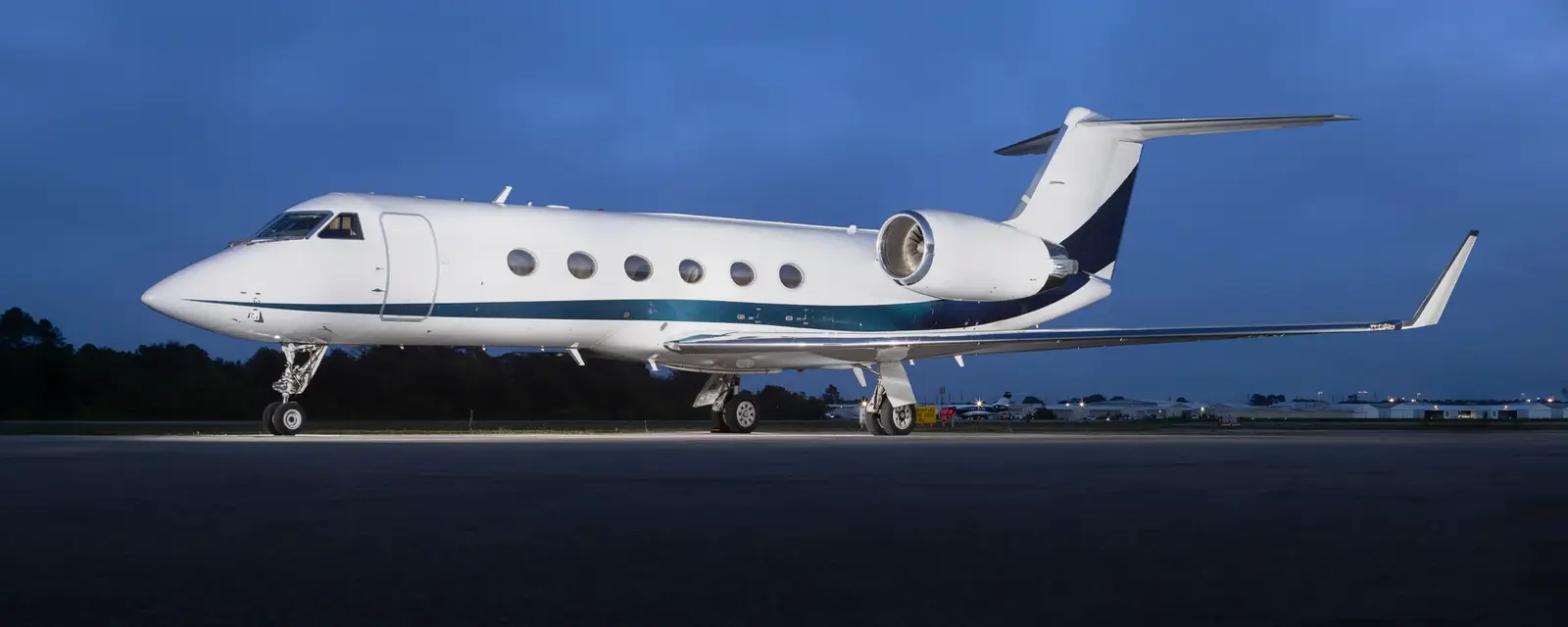 Gulfstream IV-SP N403TB operated by CapJet photo 2