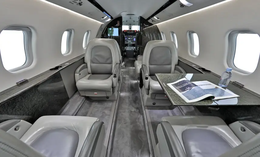 Bombardier Learjet 60XR N405DC operated by Privaira Private Aviation photo 2
