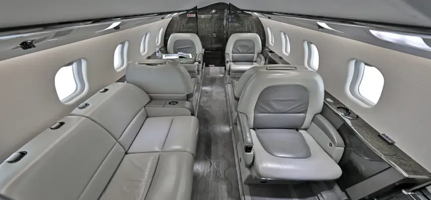 Bombardier Learjet 60XR N405DC operated by Privaira Private Aviation photo 6