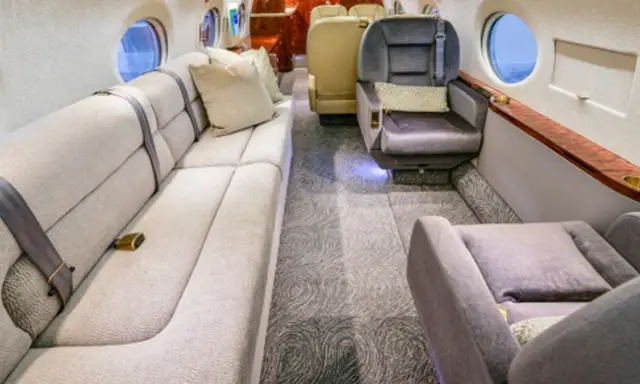 Gulfstream G450 N407DW operated by Jet Aviation photo 3