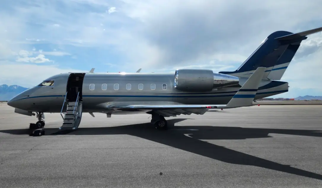 Bombardier Challenger 604 N408BF
