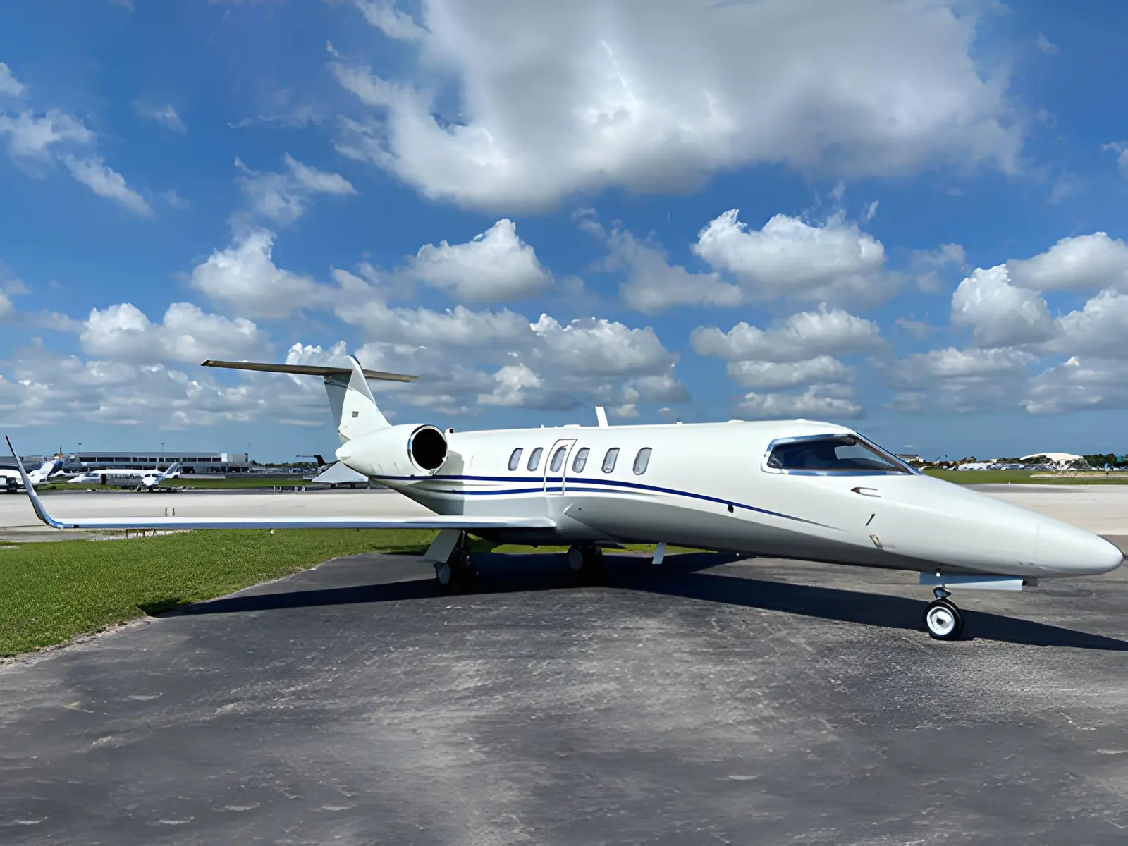 Bombardier Learjet 40 N40BG operated by Elite Air, Inc., KPIE, exterior
