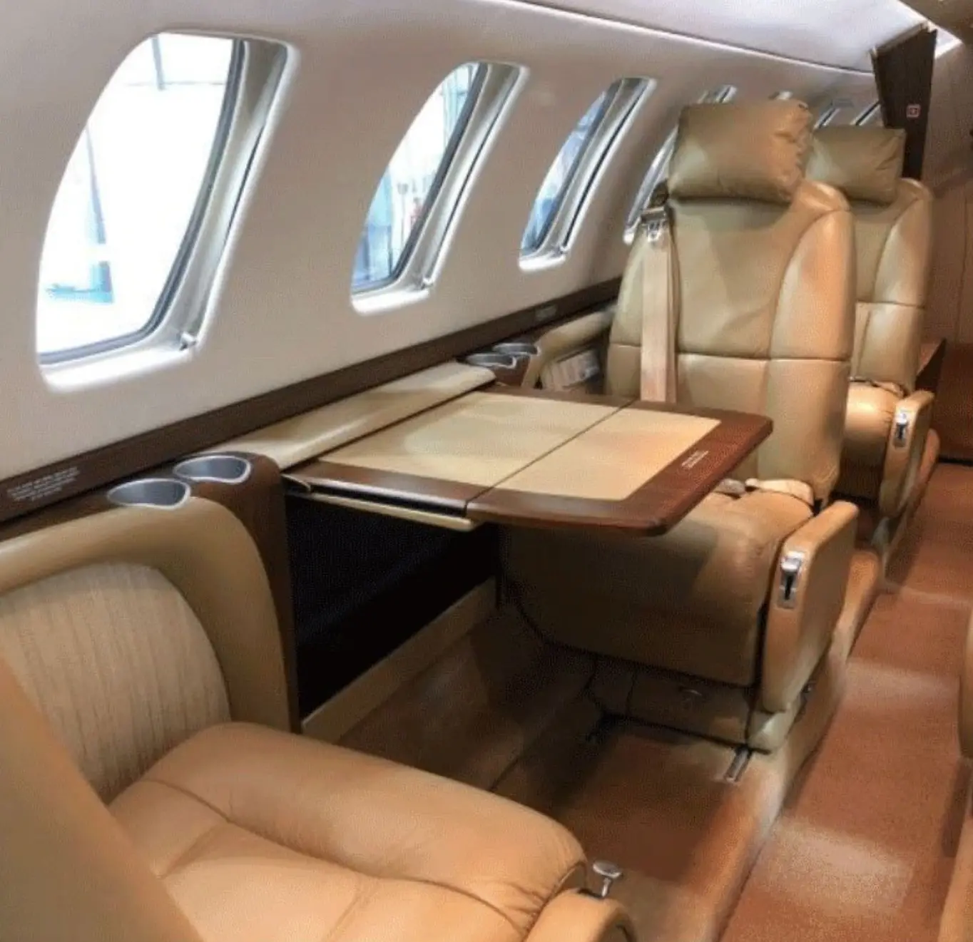Cessna Citation CJ3 N40WV operated by L.J. Aviation photo 3