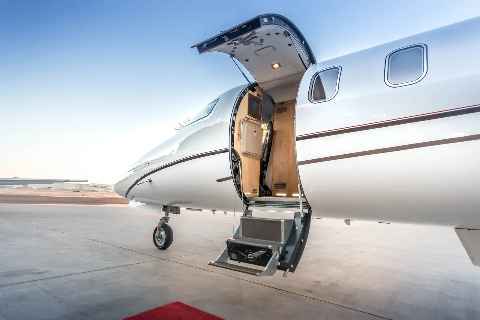 Bombardier Learjet 45 N411AJ operated by XCEL Jet photo 4