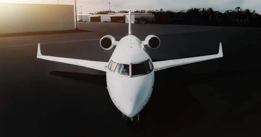 Bombardier Challenger 605 N415JA operated by Northern Jet Management, Inc. photo 6