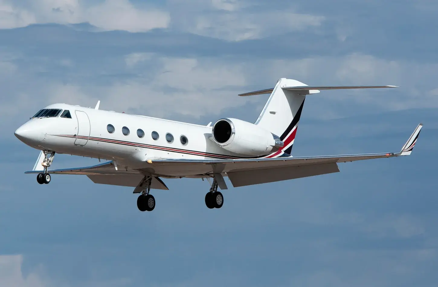 Gulfstream IV-SP N415MA operated by Aircraft Transport Service photo 4