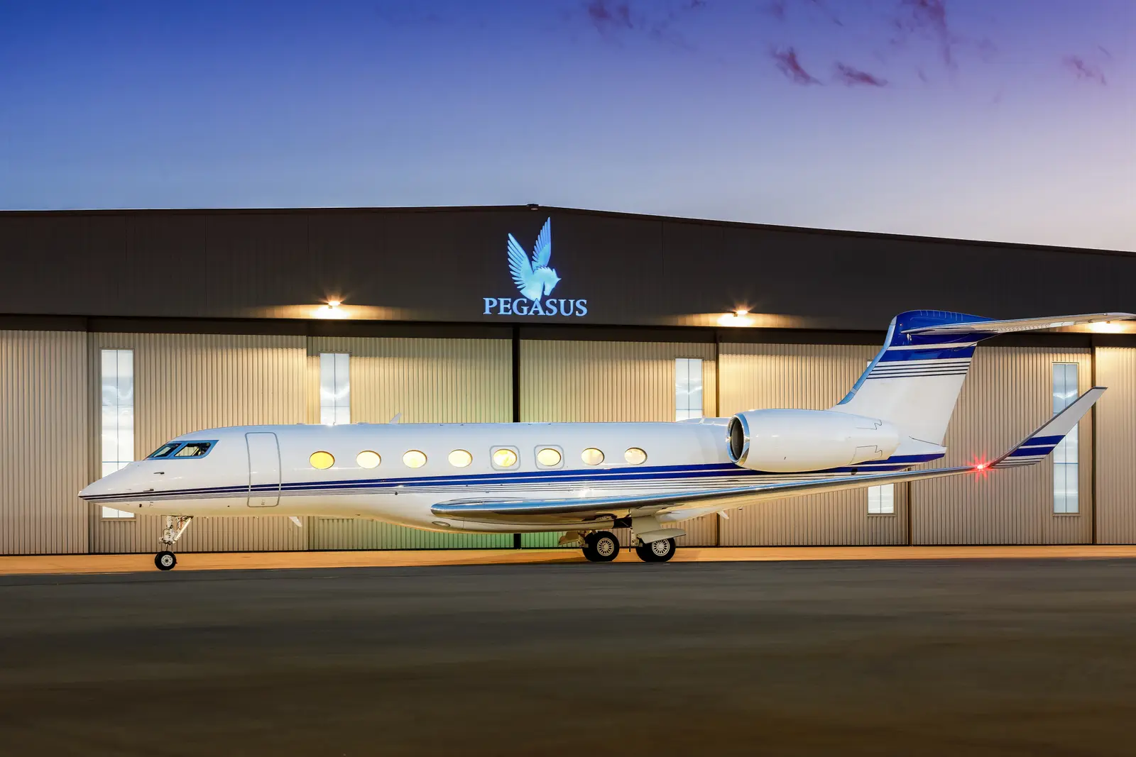 Gulfstream G650ER N416EL operated by Planet 9 Private Air ("P9PA"), exterior