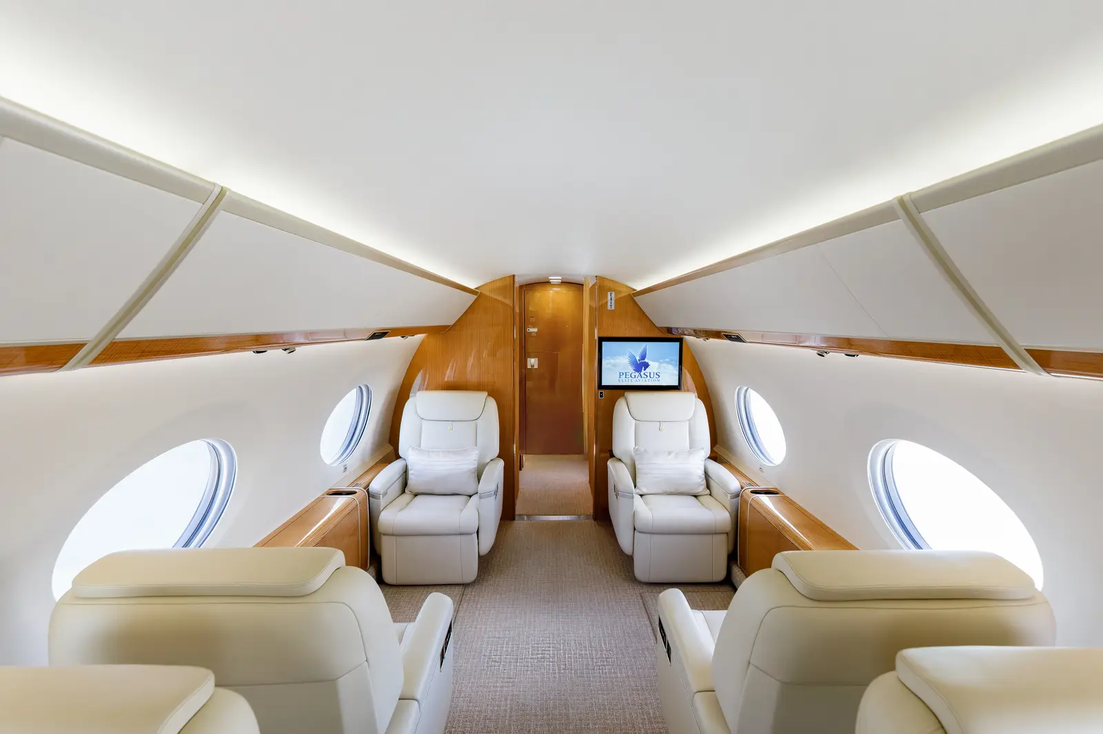 Gulfstream G650ER N416EL operated by Planet 9 Private Air ("P9PA") photo 4