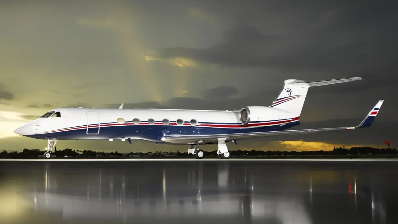 Gulfstream V N416RJ operated by Alerion Aviation photo 5