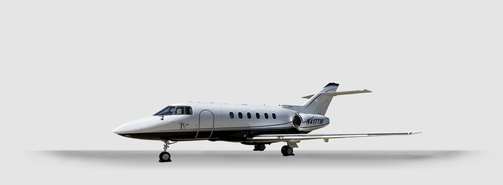 Beechcraft Hawker 800XP N417TM operated by Aircharters Worldwide, Inc. photo 5