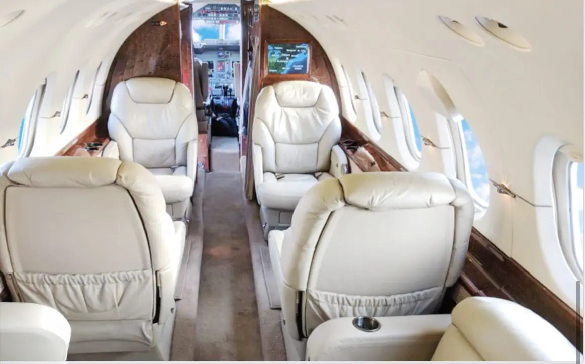 Beechcraft Hawker 800XP N417TM operated by Aircharters Worldwide, Inc. photo 4