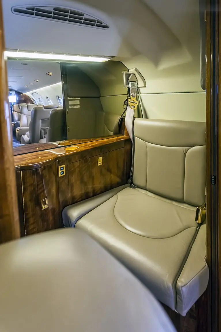 Beechcraft Hawker 400XP N418GJ operated by GaJet, Inc photo 3