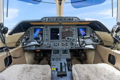 Beechcraft Premier 1A N419BR operated by Axis Jet photo 4