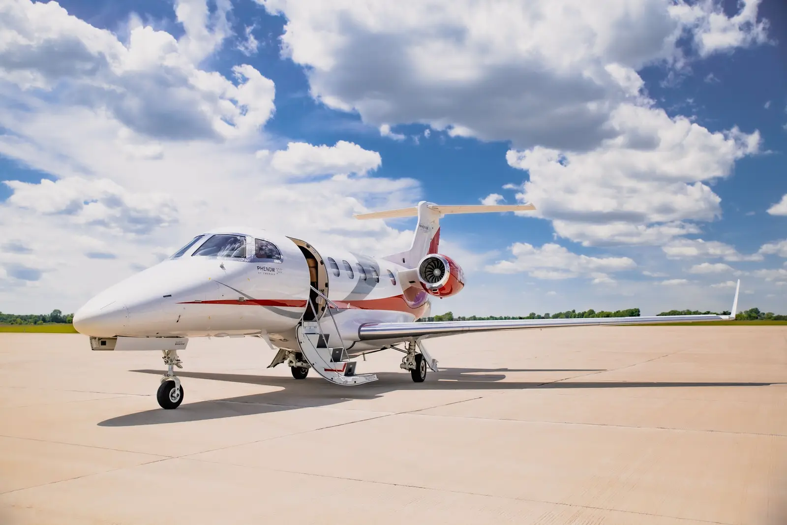 Embraer Phenom 300 N419MA operated by Maxair, LLC, exterior