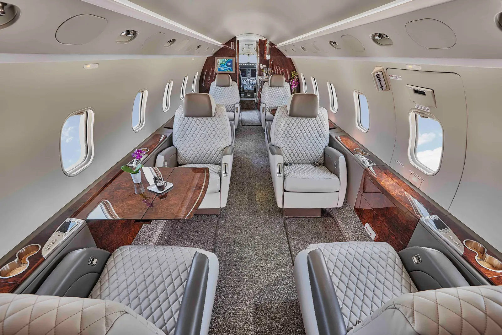 Bombardier Challenger 300 N41DP operated by Let's Jett, Inc photo 3