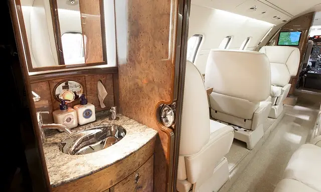 Bombardier Learjet 60 N420KV operated by ATI Jet Executive Charter photo 6