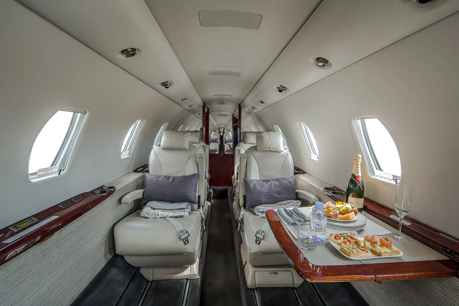 Cessna Citation XLS N422BC operated by Private Jet Center (PJC) photo 4