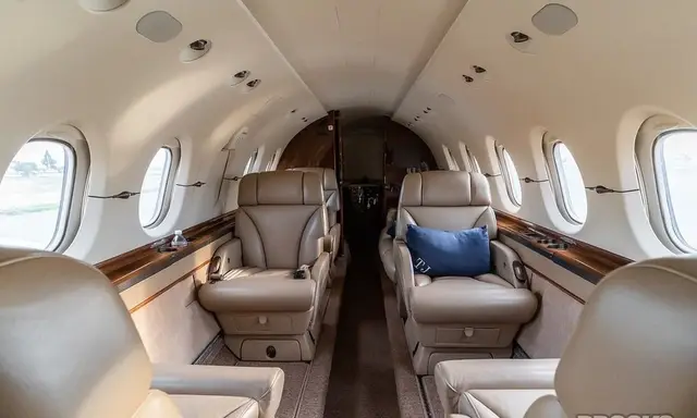 Beechcraft Hawker 900XP N424TJ operated by Sacramento Air Charter photo 4