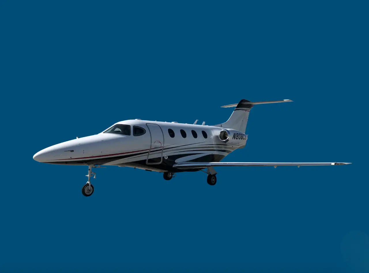 Cirrus SR22 N425BV operated by GFK Flight Support, exterior