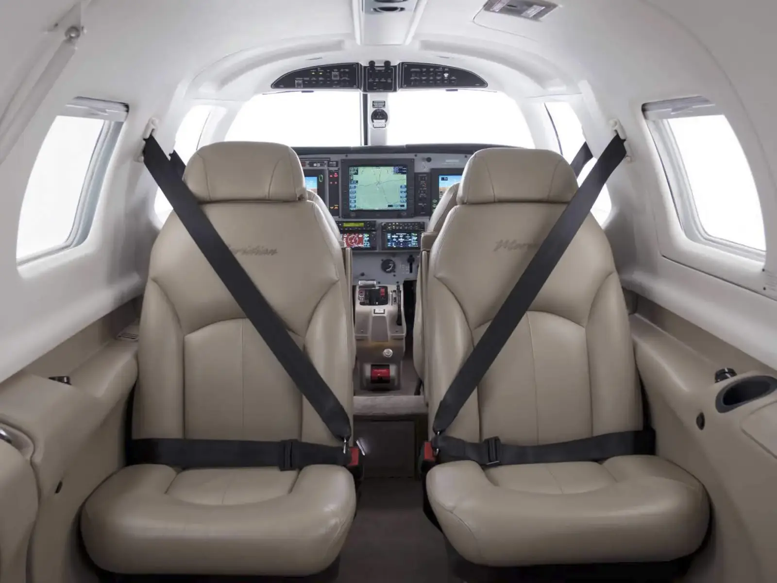Piper PA-46-500TP Malibu Meridian N42BG operated by QuikCharter photo 2