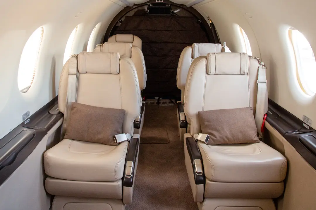 Pilatus PC-12/47 NG N433AM operated by Priester Aviation, LLC photo 4