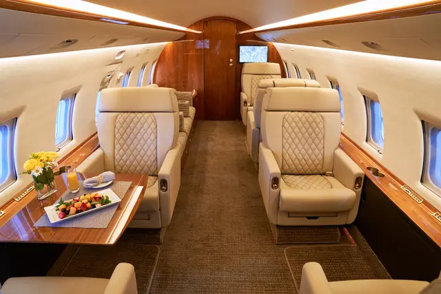 Bombardier Challenger 604 N437MC operated by Cirrus Aviation Services photo 2