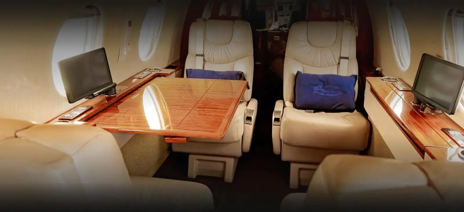 Nextant 400XT N440XT operated by Aviation Charters photo 5