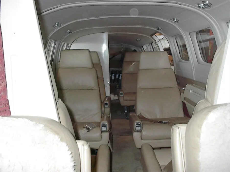 Cessna 414A N441BW operated by Wisconsin Aviation, Inc. photo 2