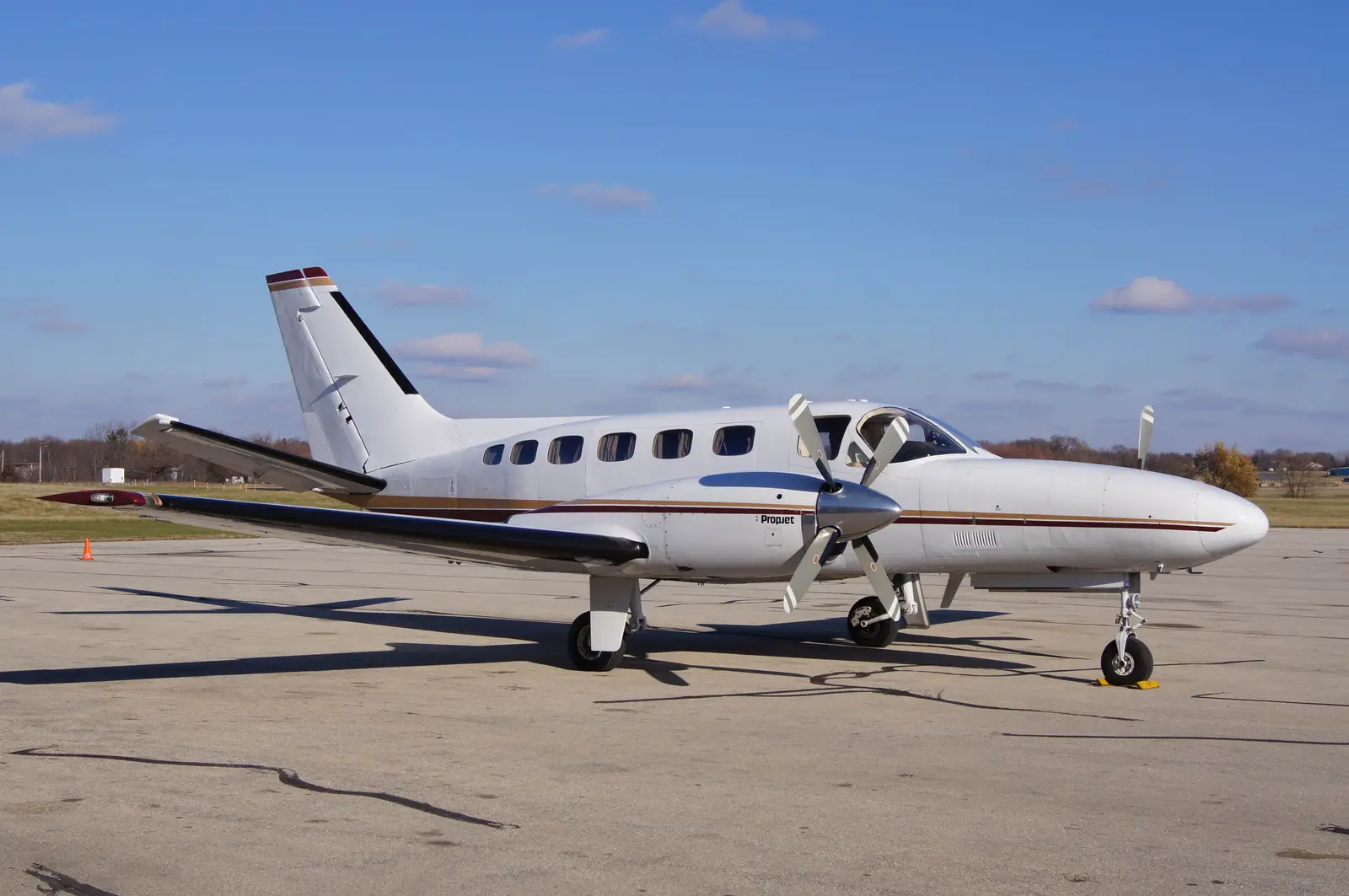 Cessna 414A N441BW operated by Wisconsin Aviation, Inc. photo 3