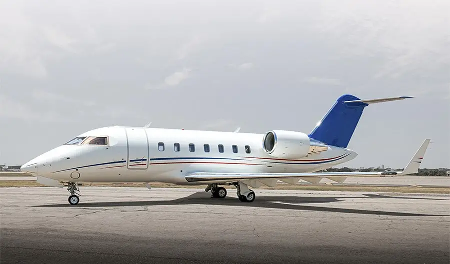 Bombardier Challenger 650 N442QC operated by NeaJets photo 4