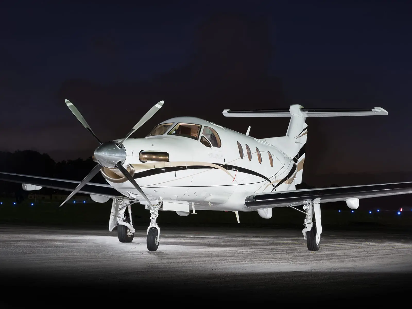 Pilatus PC-12/45 N444CM operated by Priority Jet photo 4