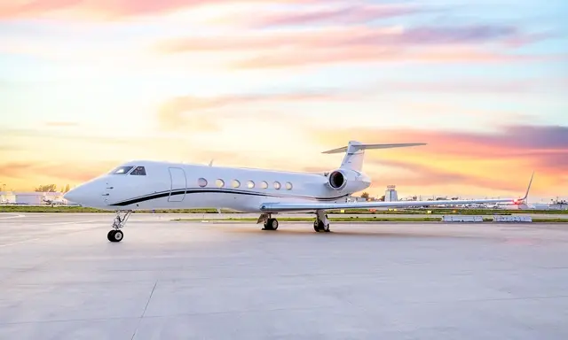 Gulfstream G550 N444DH operated by STAJets, exterior
