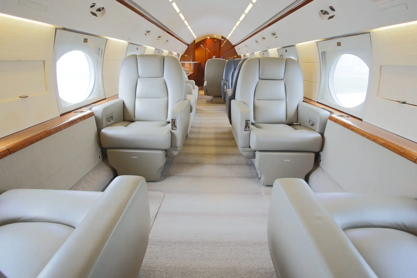 Gulfstream IV-SP N444QC operated by Fly Alliance photo 2