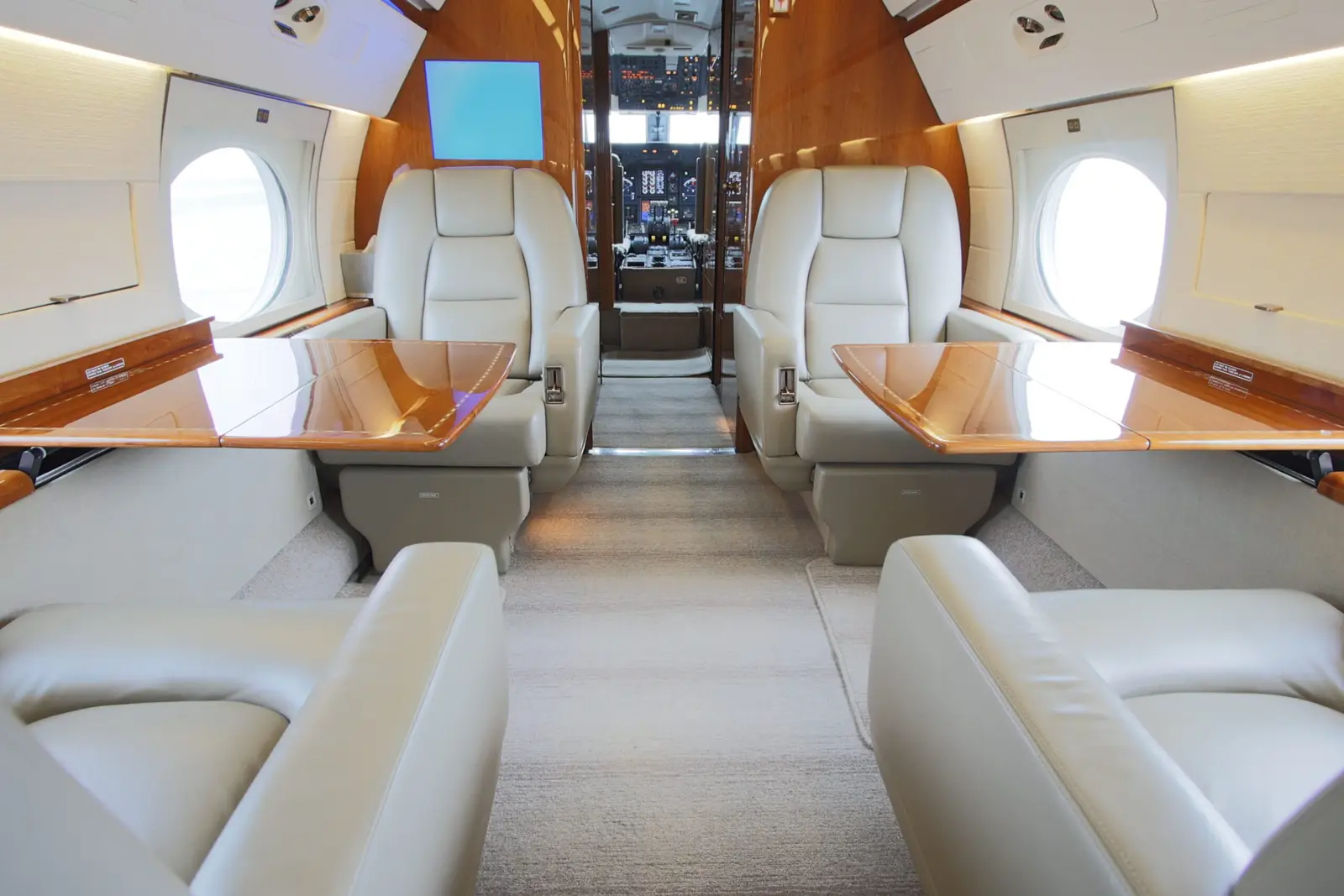 Gulfstream IV-SP N444QC operated by Fly Alliance photo 3