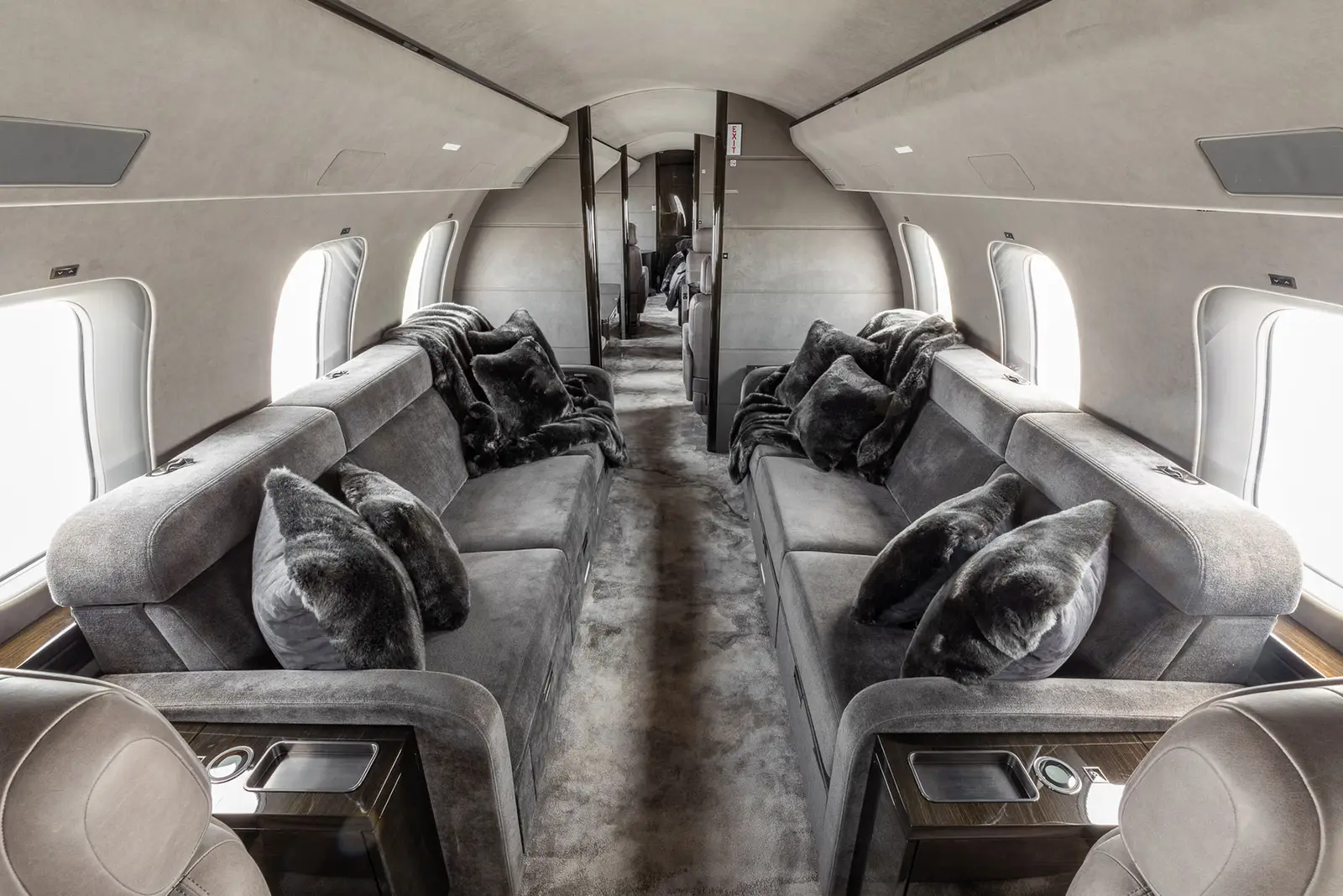 Bombardier Global 7500 N444WT operated by Clay Lacy Aviation, Inc. photo 4