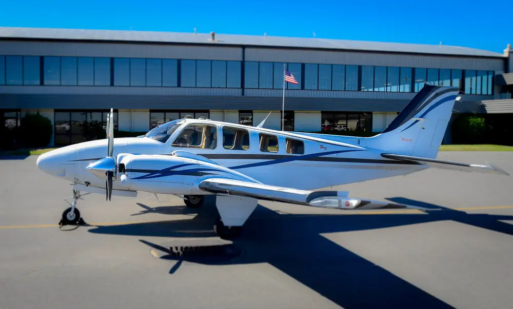 Beechcraft 58 Baron N4465N operated by Central Flying Service photo 3