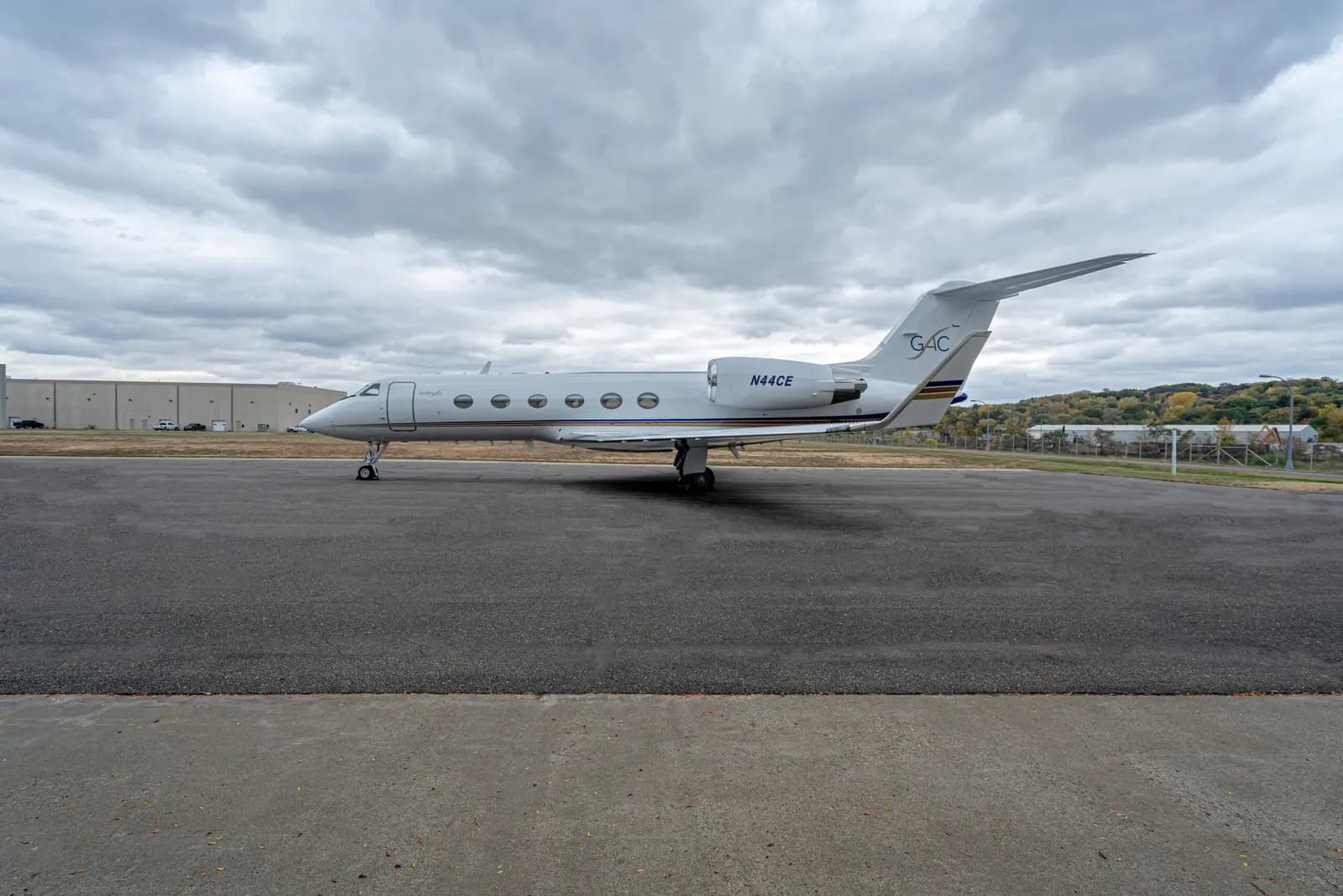 Gulfstream IV N44CE operated by Global Air Charters, Inc., exterior