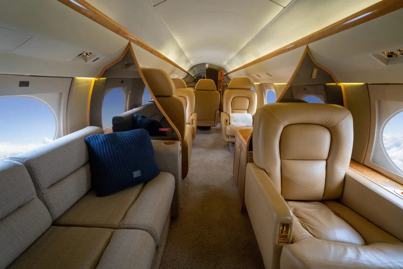Gulfstream IV N44CE operated by Global Air Charters, Inc. photo 5