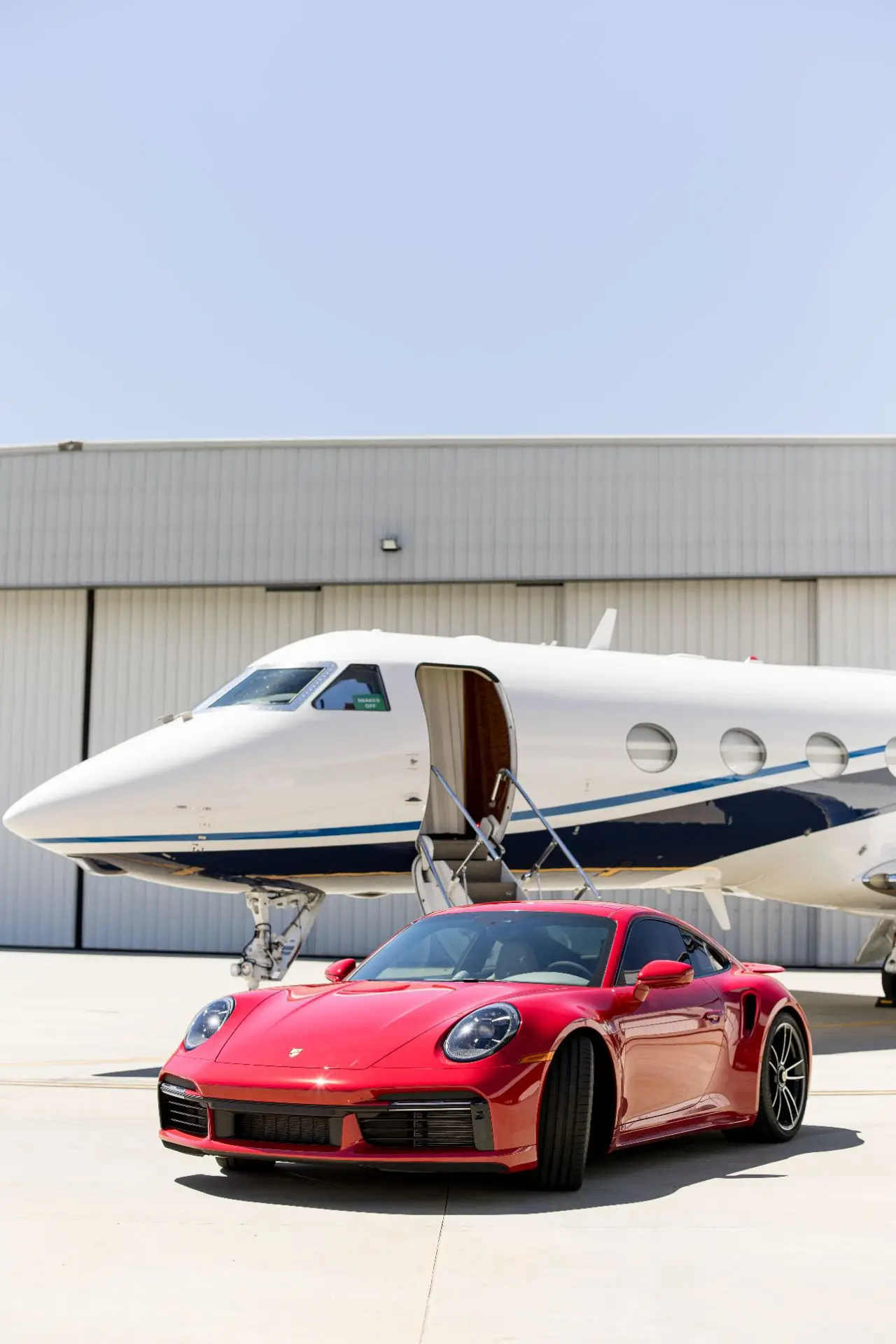 Gulfstream G300 N44GJ operated by Mira Vista Aviation, Inc. photo 4